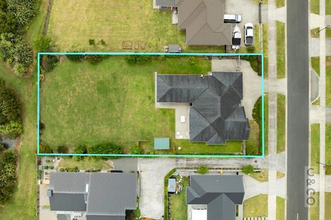 Photo of property in 16 Fruitlands Road, Kumeu, 0810