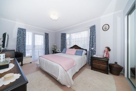 Photo of property in 66 Hillcrest Drive, Kelvin Grove, Palmerston North, 4414
