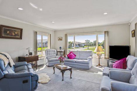 Photo of property in 84 Regent Drive, Paraparaumu Beach, Paraparaumu, 5032