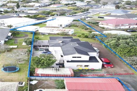 Photo of property in 185a Te Atatu Road, Te Atatu South, Auckland, 0610