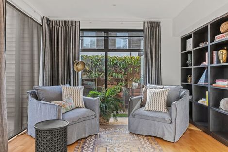 Photo of property in 62 Straven Road, Fendalton, Christchurch, 8014