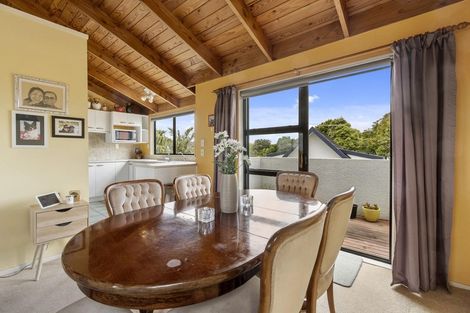Photo of property in 3 Lantana Road, Green Bay, Auckland, 0604