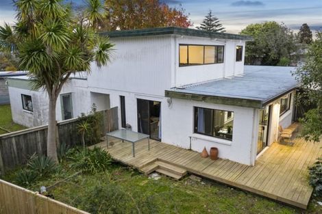 Photo of property in 8 Crompton Road, Massey, Auckland, 0614