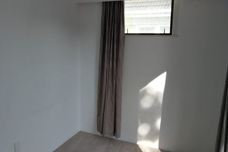 Photo of property in 10 Graham Avenue, Te Atatu Peninsula, Auckland, 0610