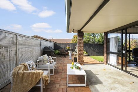 Photo of property in 63 Glenmore Road, Sunnyhills, Auckland, 2010