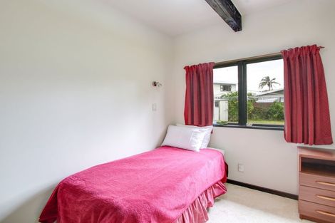 Photo of property in 4 Darcy Place, Massey, Auckland, 0614