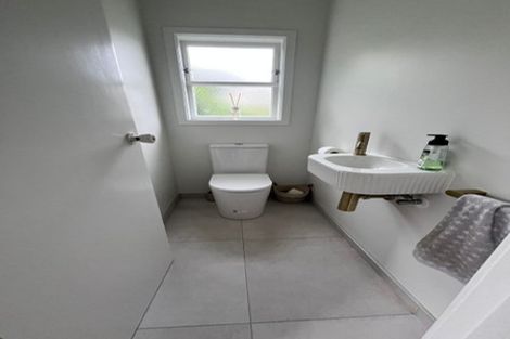 Photo of property in 36 Tio Tio Road, Miramar, Wellington, 6022