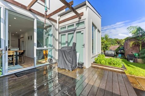 Photo of property in 11f Clearwater Cove, West Harbour, Auckland, 0618
