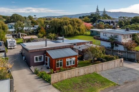 Photo of property in 16 Ruru Road, Otaihanga, Paraparaumu, 5036
