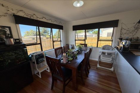 Photo of property in 15 Cornfoot Street, Castlecliff, Whanganui, 4501