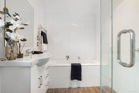 Photo of property in 10 Coolaghy Drive, Flat Bush, Auckland, 2019