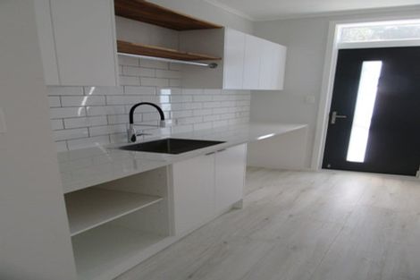 Photo of property in 12 Vista Crescent, Maoribank, Upper Hutt, 5018