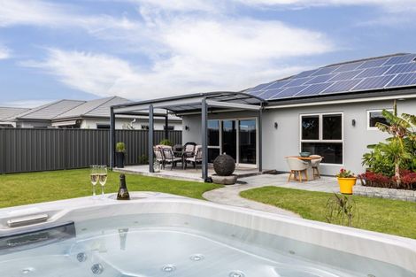 Photo of property in 23 Rakaia Way, Poraiti, Napier, 4112