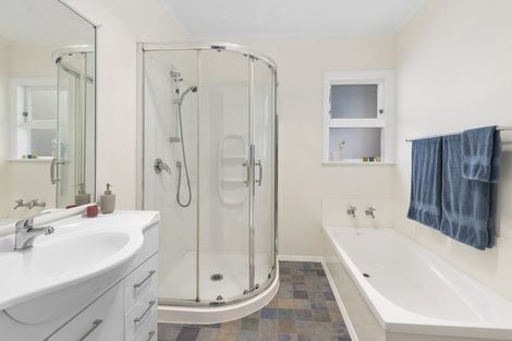 Photo of property in 52 Chester Road, Tawa, Wellington, 5028