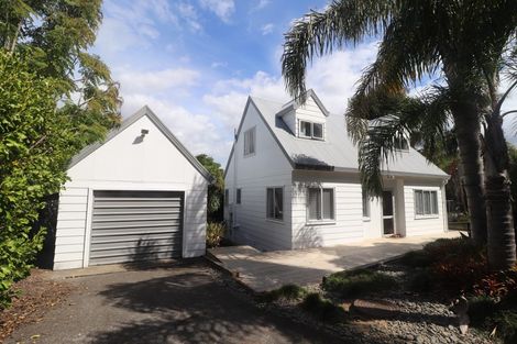 Photo of property in 19 Rehia Road, Massey, Auckland, 0614