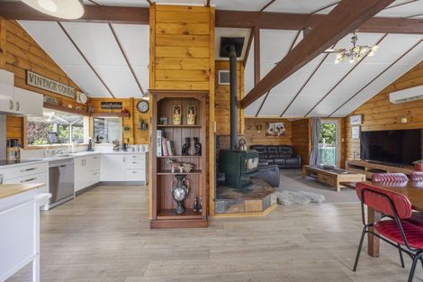 Photo of property in 15 Fairbank Avenue, Stratford, 4332