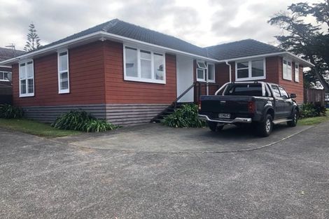 Photo of property in 3164 Great North Road, New Lynn, Auckland, 0600