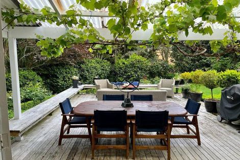 Photo of property in 11 Pendarves Street, New Plymouth, 4310