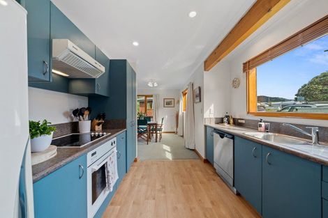 Photo of property in 1 Frobisher Street, Island Bay, Wellington, 6023
