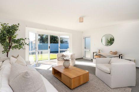 Photo of property in 2/432 Gloucester Street, Taradale, Napier, 4112