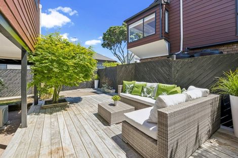 Photo of property in 1/11 Faulkner Road, Northcote Point, Auckland, 0627