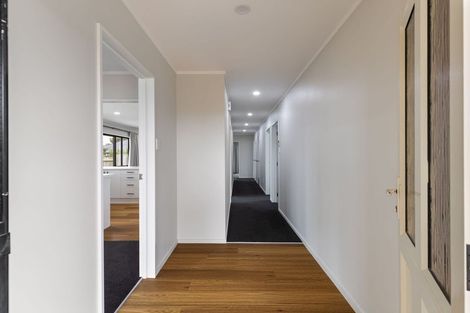 Photo of property in 21 Logan Way, Kelvin Grove, Palmerston North, 4414