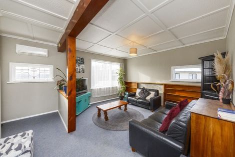 Photo of property in 4 Perrin Place, Kelvin Grove, Palmerston North, 4414