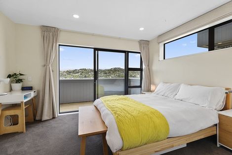 Photo of property in 104u7 Maupuia Road, Maupuia, Wellington, 6022