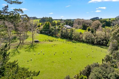 Photo of property in 202 Muriwai Valley Road, Muriwai, Waimauku, 0881