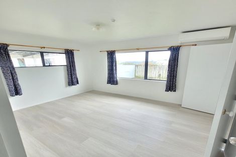 Photo of property in 1/100 Birkdale Road, Birkdale, Auckland, 0626