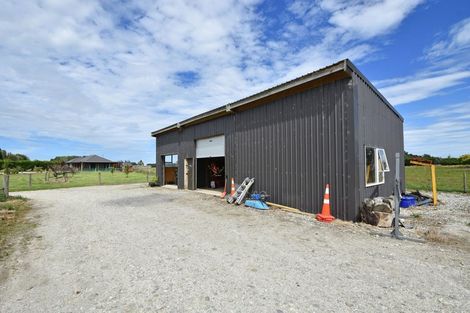 Photo of property in 176 Seaward Road, Edendale, 9825