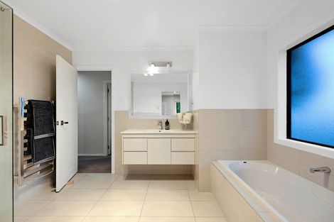 Photo of property in 202 Saint James Drive, Huntington, Hamilton, 3210