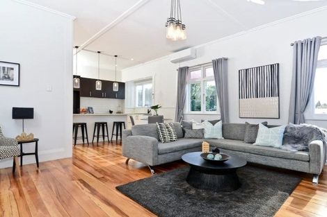 Photo of property in 11 Walsh Street, Forest Lake, Hamilton, 3200