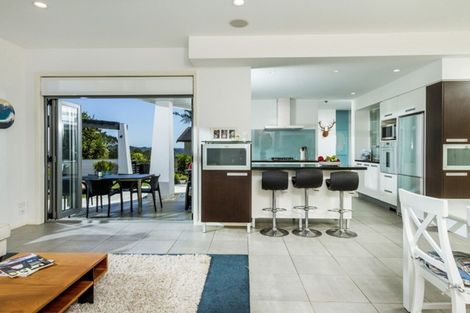 Photo of property in 13 Kittiwake Drive, Schnapper Rock, Auckland, 0632