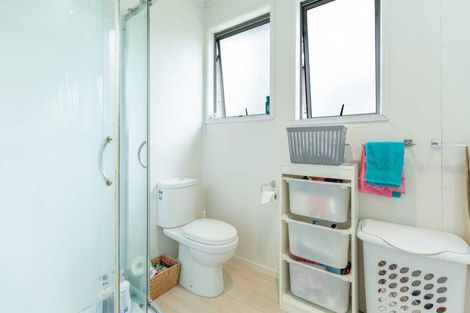 Photo of property in 33 Keegan Drive, Massey, Auckland, 0614