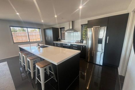 Photo of property in 13a Heta Road, Highlands Park, New Plymouth, 4312