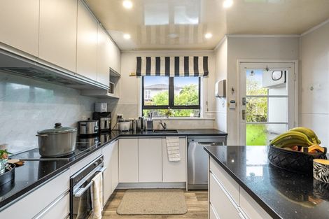 Photo of property in 20 Matapouri Road, Mangere Bridge, Auckland, 2022