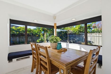 Photo of property in 11 Fern Grove, Taradale, Napier, 4112
