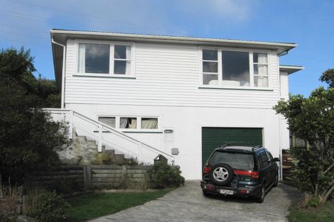 Photo of property in 25 Link Road, Newlands, Wellington, 6037