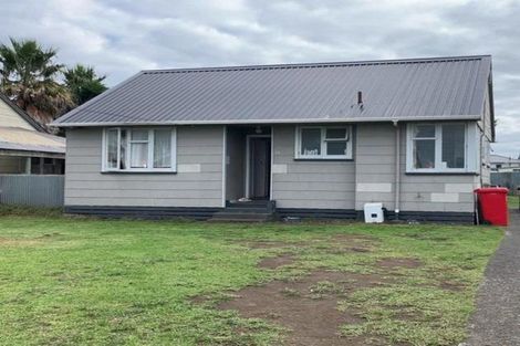 Photo of property in 33 Matipo Street, Castlecliff, Whanganui, 4501