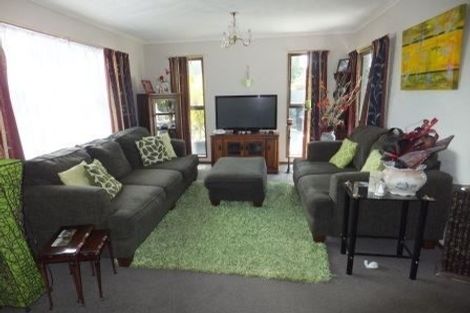 Photo of property in 11 Oakley Crescent, Hornby, Christchurch, 8042