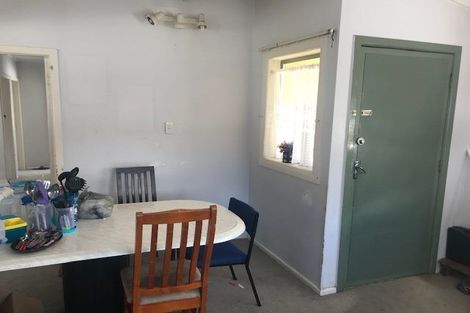 Photo of property in 10 Kaponga Crescent, New Lynn, Auckland, 0600