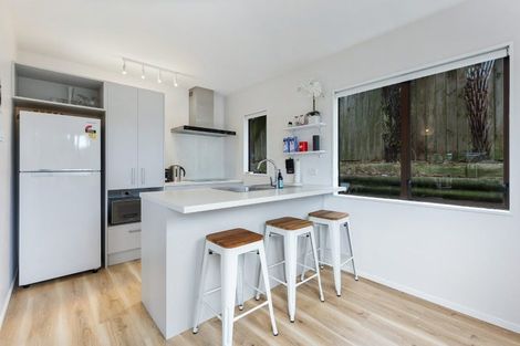 Photo of property in 78 Vodanovich Road, Te Atatu South, Auckland, 0610
