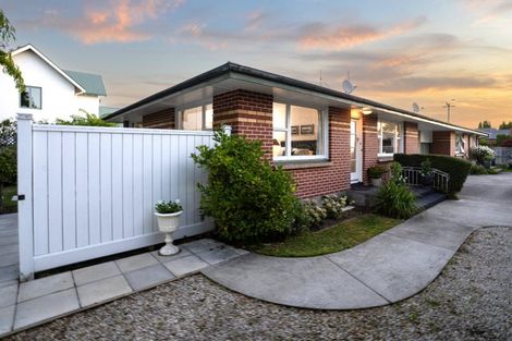 Photo of property in 2/10 Bretts Road, St Albans, Christchurch, 8052