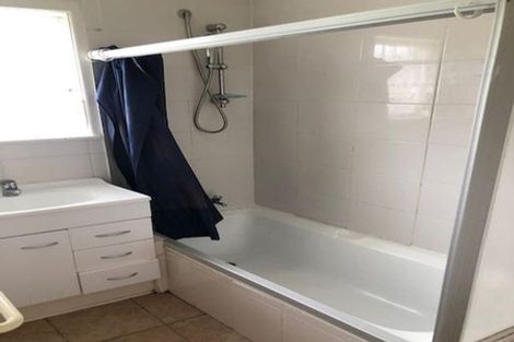 Photo of property in 22 Matipo Road, Te Atatu Peninsula, Auckland, 0610