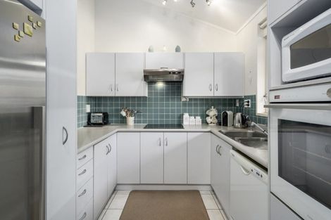 Photo of property in The Triangle, 4/33 Halswater Drive, Churton Park, Wellington, 6037