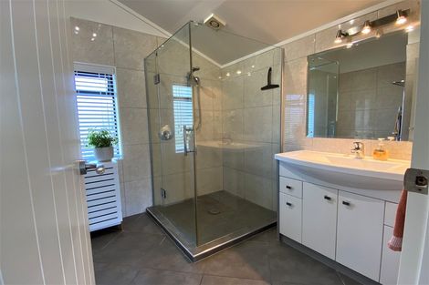 Photo of property in 5 Godwit Place, Waiuku, 2123
