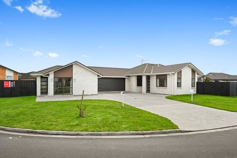 Photo of property in 2 Capricorn Place, Rototuna North, Hamilton, 3210