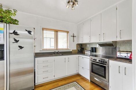 Photo of property in 26 Montmere Avenue, Te Atatu Peninsula, Auckland, 0610