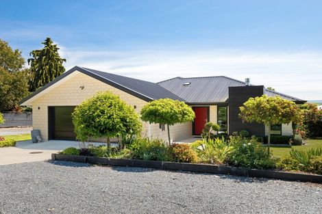 Photo of property in 9 Greenhithe Street, Waihola, Milton, 9073